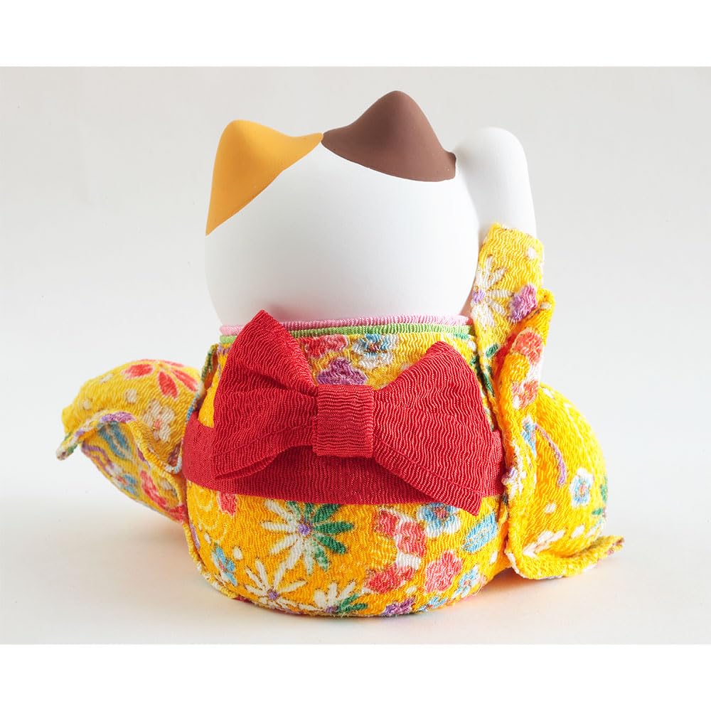 YOSHINOYA KYUBEI Maneki Neko Lucky Cat in Kimono with Welcoming Pose – Japanese Home Decor 7553-Z-US