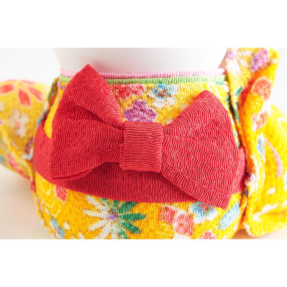 YOSHINOYA KYUBEI Maneki Neko Lucky Cat in Kimono with Welcoming Pose – Japanese Home Decor 7553-Z-US