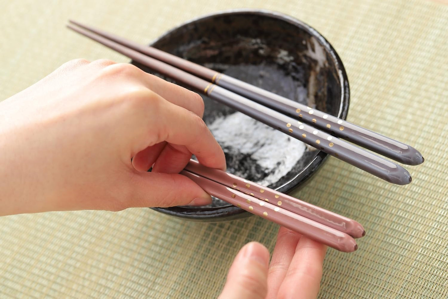 Japanese Chopsticks Set of 2 Pairs [Made in Japan] - Metallic Foil Finish Lacquered Wooden Chopsticks (Golden Dew 2prs(MK053))